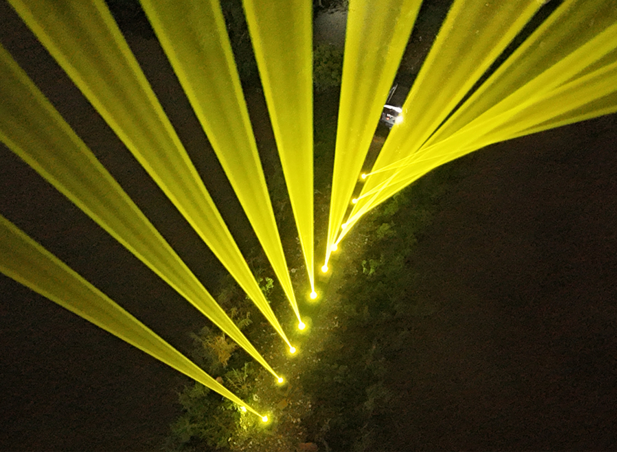 Outdoor Waterproof Laser Beam Moving Head Light 1 Luz principal móvil del haz láser impermeable al aire libre 1