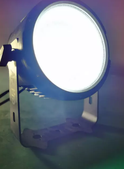 PAR LIGHT VS LUZ DE LAVE: Lo mejor para la iluminación de la etapa